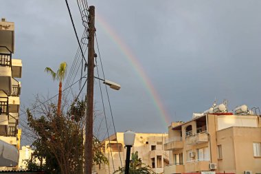Larnaka sokağında gökkuşağı, Kıbrıs