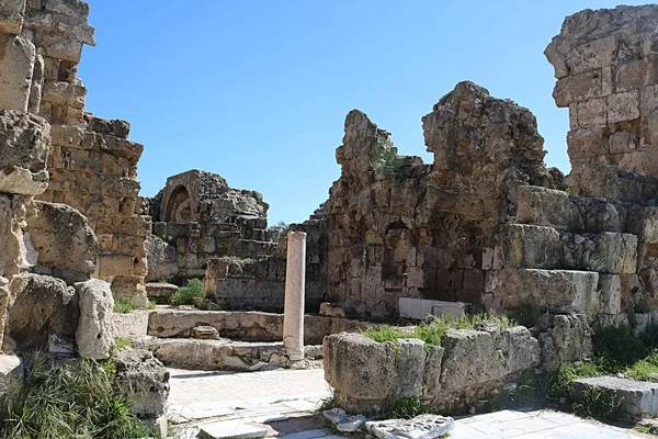 Ruinas romanas de la ciudad de Salamis, cerca de Famagusta, norte de Chipre — Foto de Stock