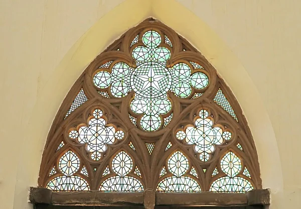 Famagusta, Kypr-8, 2019: vitrážní okno v historickém 14. Lala Mustafa Paša mešita také katedrála svatého Mikuláše — Stock fotografie