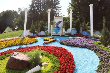 Kiev, Ukrayna-13 Temmuz 2019: 14 Haziran- 28 Temmuz spivoche pole çiçek sergisinde adı altında 