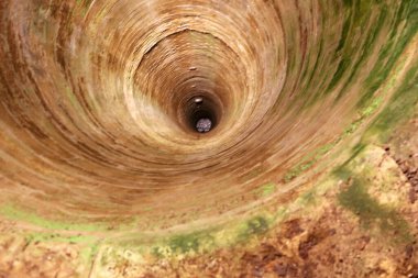 Bodrumda, Avrupa 'da Slovakya' da Pila adında bir yerleşim yerinin yakınında Red Stone Kalesi 'nde.