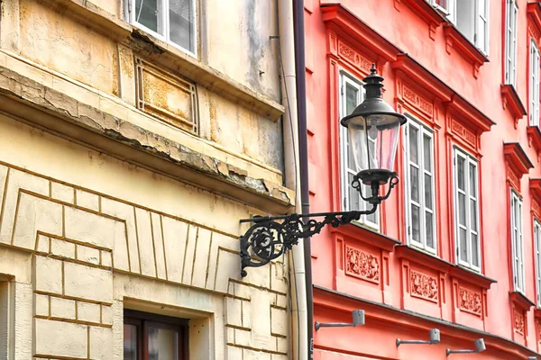 Blick Auf Alte Laternen Und Alte Architektur Als Hintergrund Bratislava — Stockfoto