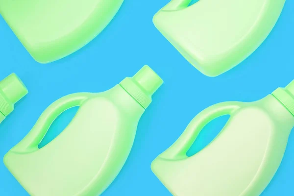 Green Bottles Chemicals Cleaning Blue Background Seamless Pattern Cleaning Concept — Stock Photo, Image