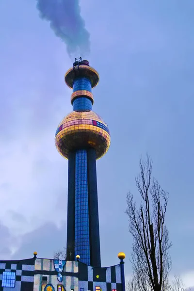 Vídeň Rakousko Prosince 2007 Odpadní Elektrárna Spittelau Hundertwassera Večerních Hodinách — Stock fotografie