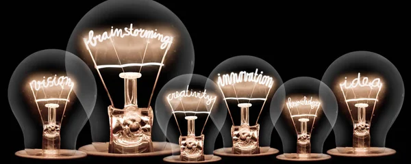 Foto Von Glühbirnen Mit Leuchtenden Fasern Brainstorming Idee Vision Innovation — Stockfoto
