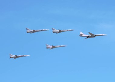 Modern uzun menzilli bombardıman bir gökyüzü Rusya Hava Kuvvetleri