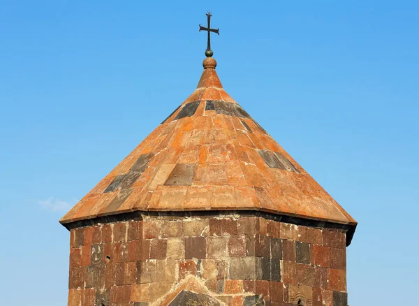 Cupola Dell Antica Chiesa Uno Sfondo Cielo Blu — Foto Stock