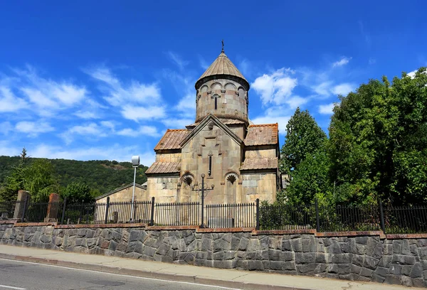 世紀の古代クロス ドームの石造りの教会 — ストック写真