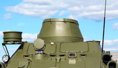 Kule ve birleştirilmiş komut ve personel makinenin gözetim aracı