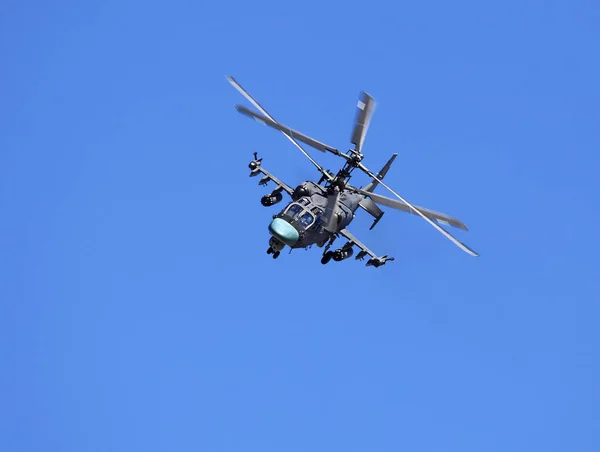 विमानात लढा हेलिकॉप्टर — स्टॉक फोटो, इमेज