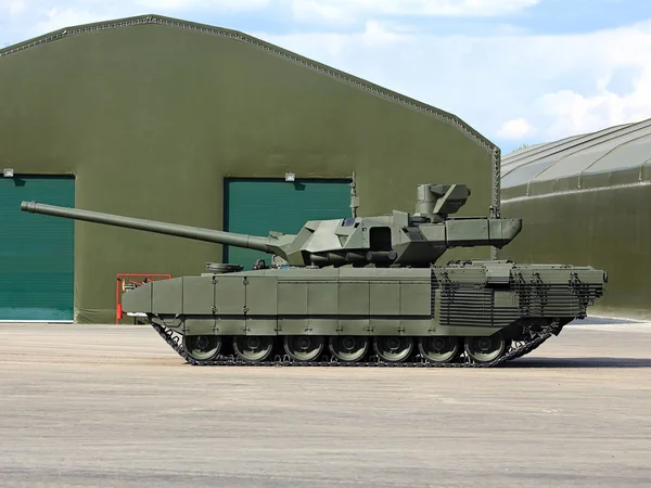 Современный русский танк — стоковое фото