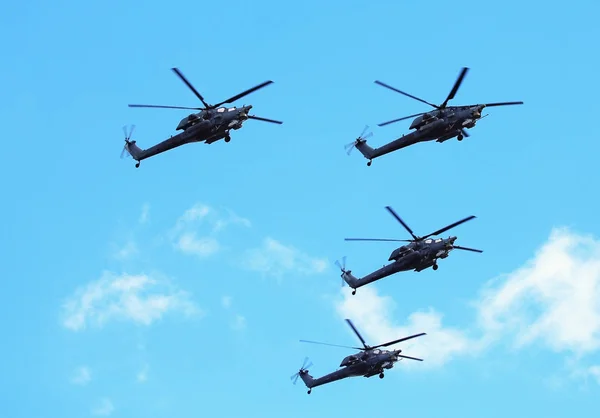 Helicópteros de ataque modernos — Foto de Stock