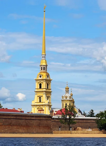 Архитектурный комплекс в стиле петербургского барокко — стоковое фото