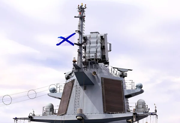 Oggetti sul ponte nasale superiore della nave da guerra — Foto Stock