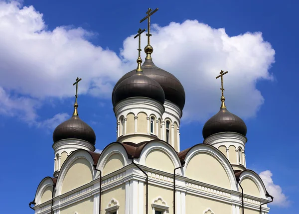 Четыре купола церкви — стоковое фото