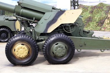 Havalı tabancalı Howitzer, yan görüş.