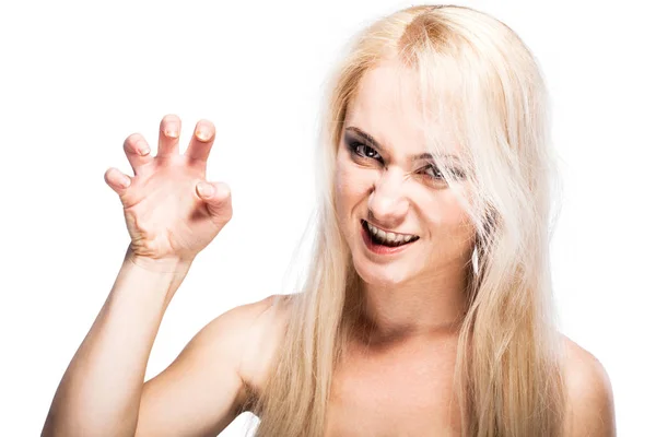 Wütendes blondes Mädchen schneidet ihre scharfen Fingernägel — Stockfoto