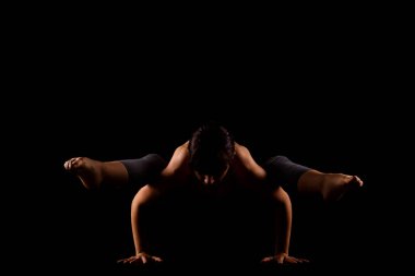 yoga egzersiz gölgelerde kız