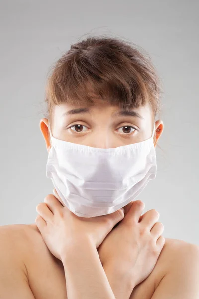 Печальный Портрет Девушки Медицинской Маской Защиты Коронного Вируса Загрязнения Пыли — стоковое фото