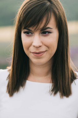 Güzel esmer kadın profil resmi