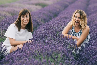 Lavanta çiçek kız