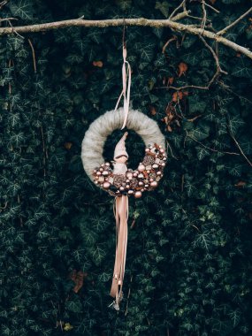 Advent çelenk öncesi Noel zamanı için. DIY Noel süsleri.