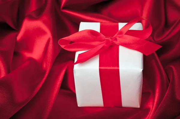 Χριστουγεννιάτικο Κουτί Δώρου Κόκκινη Κορδέλα — Φωτογραφία Αρχείου