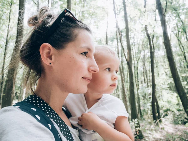 Mother Daughter Outdoor — Stock Photo, Image