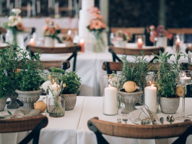 Düğün mekanında düğün dekorasyonu