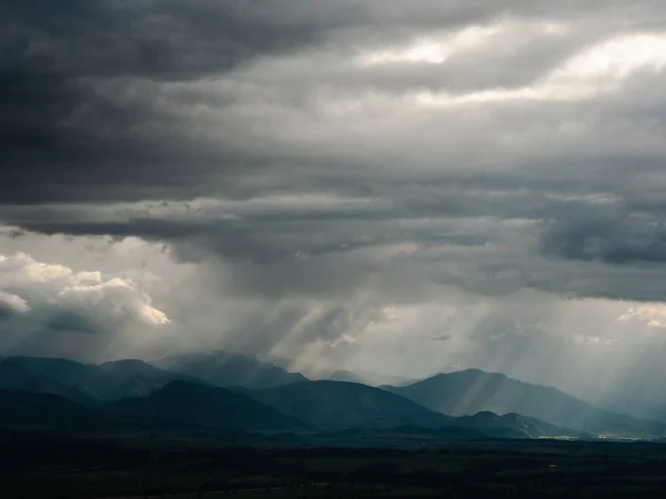 Coucher Soleil Dans Les Montagnes — Photo