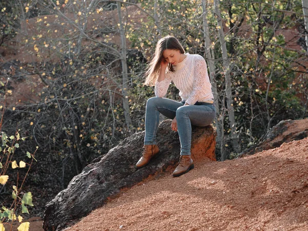 Jovem Mulher Parque — Fotografia de Stock