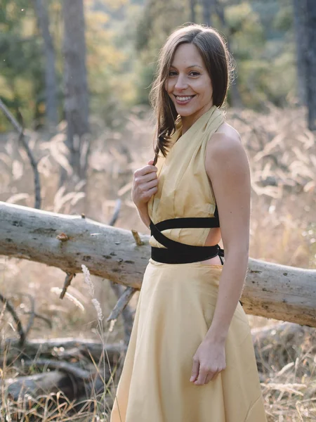 Belle Femme Dans Forêt — Photo