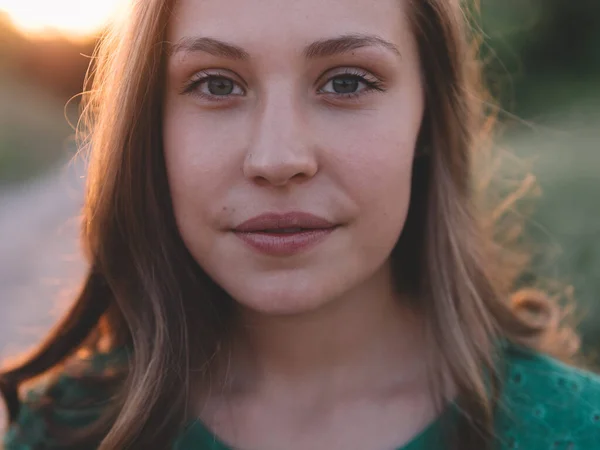 Belle Fille Souriant Plein Air — Photo