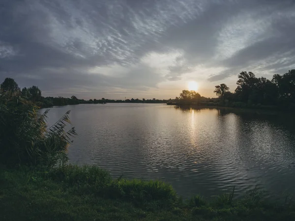 Západ Slunce Nad Jezerem — Stock fotografie