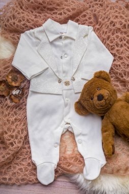 Çocuklar akıllı kıyafetler düz yatıyordu fotoğraf