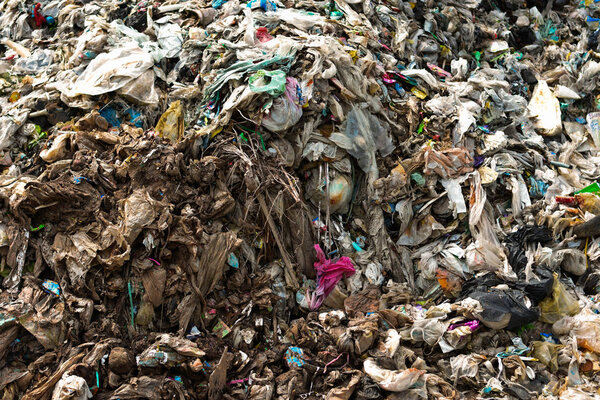 Горный мусор, разлагающиеся отходы. Отходы из городских и промышленных районов. Причина загрязнения и токсичных остатков. Это проблема градостроительства. Управление окружающей средой слаборазвитых стран
