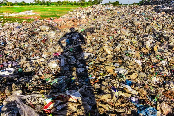 Large Plastic Waste Pile Industrial Urban Areas Garbage Difficult Degrade — Stock Photo, Image