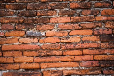 Kırmızı tuğla duvar yüzeyi Dünya Mirası Alanı, Ayutthaya, Tayland, Güneydoğu Asya tarafından zarar görmüş.