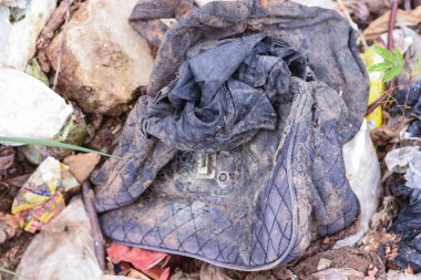 Eski bez atık ve zayıflatmak zor plastik atık yönetim alanında bir sorundur.