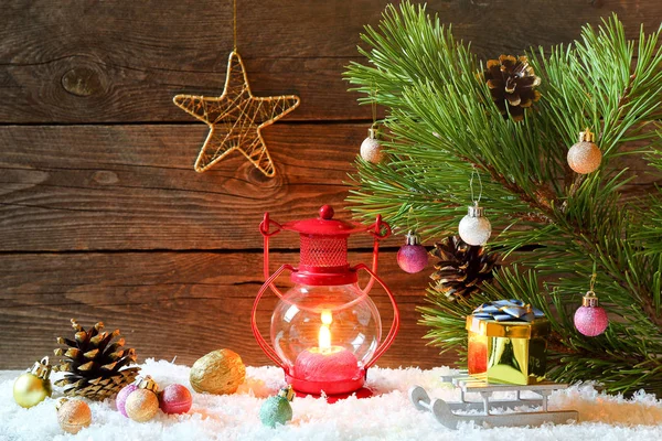 Christmas Wakacje Tło Domu Śniegu Ozdoby Świąteczne Płonący Latarnia Miejsce — Zdjęcie stockowe