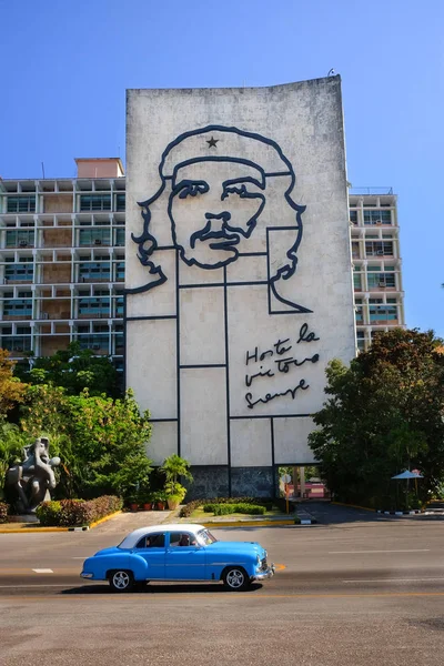 Plaza de la devrim, Havana, Küba - 30/03/2018: turist üzerinde bir — Stok fotoğraf