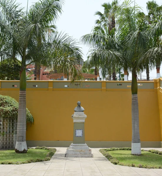 Barranco Perú Octubre 2015 Estatua Iglesia Ermita Ubicado Histórico Distrito — Foto de Stock