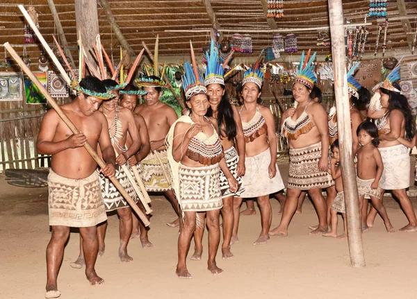 Iquitos Peru Outubro 2015 Bora Comunidade Peru Realizando Dança Tradicional — Fotografia de Stock