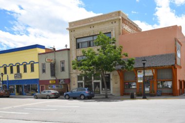 Buffalo, Wyoming - 23 Haziran 2017: Main Street Buffalo Wyoming otelde mağazalar mevcut. Manda'nın ana caddesi bir düzineden fazla tarihi binalar vardır.