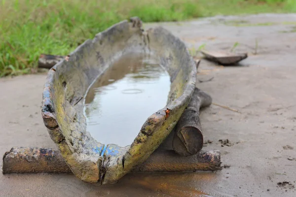 Starych Canoe Boksu Brzegu Rzeki Maranon Peruwiańskiej Amazonii Zbliżenie Płytkiej — Zdjęcie stockowe