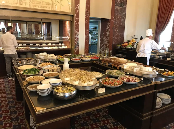 耶路撒冷 2018年6月10日 大卫王酒店总统厅餐厅自助餐 这家豪华酒店距离西墙仅2公里 — 图库照片