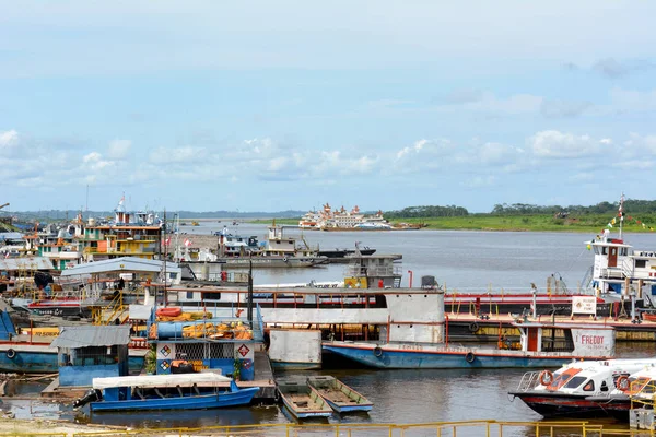 Iquitos Perú Octubre 2015 Barcos Muelle Río Itaya Iquitos Metrópolis — Foto de Stock