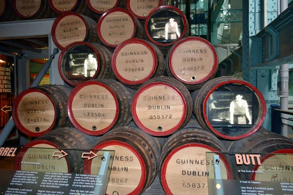 Guinness Storehouse Barrels Dublín Irlanda —  Fotos de Stock