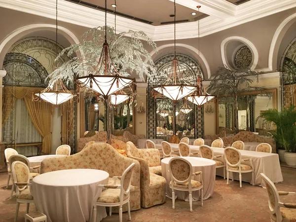 菲律宾马尼拉 2016年4月2日 马尼拉酒店香槟酒室 房间最好地体现了大詹姆斯的传统和对美食的奉献 — 图库照片
