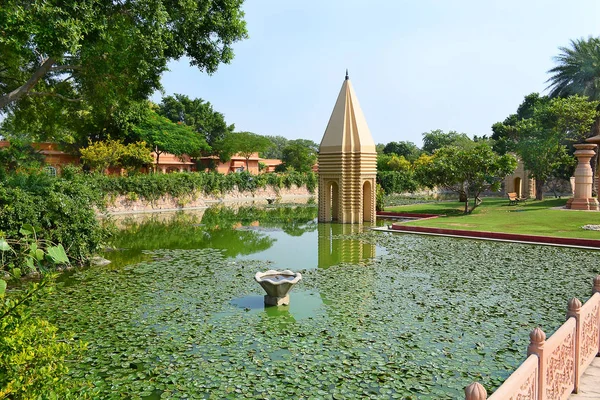Jaipur Índia Novembro 2015 Temple Garden Oberoi Rajvilas Jardins Templo — Fotografia de Stock